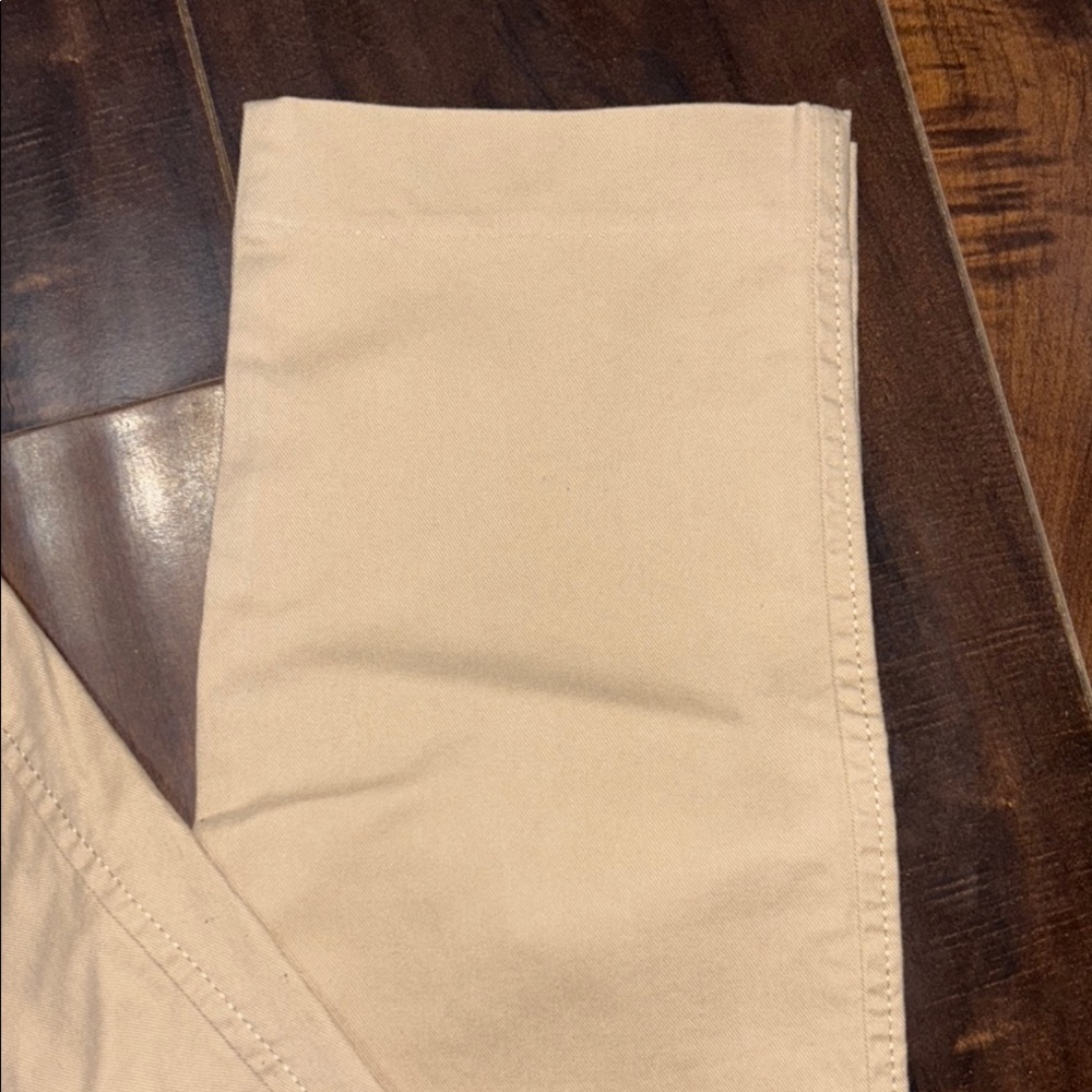✨3/$10✨ Old Navy Women's Straight Leg Pixie Pants - Picture 3 of 7
